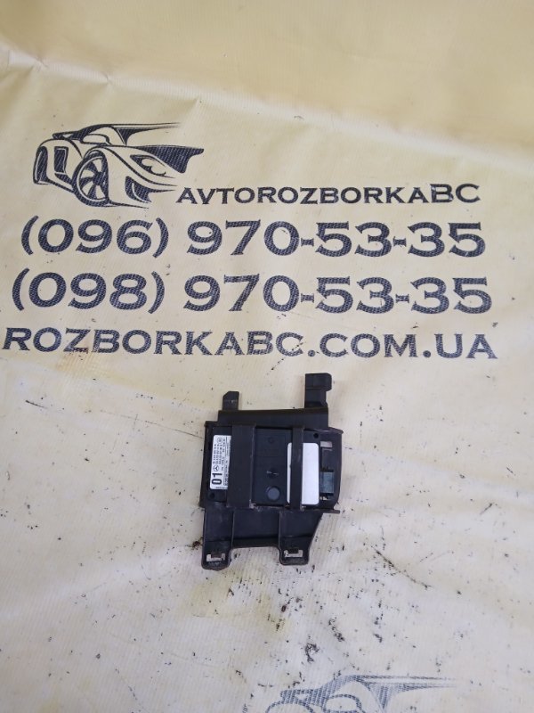 Запчасть датчик радарный задний правый Mercedes-Benz gl 450 2015 x166 276 3.0 biturbo A0009057405 Б/У Датчик радарный задний правый Mercedes-Benz gl 450 2015 x166 276 3.0 biturbo A0009057405 Б/У