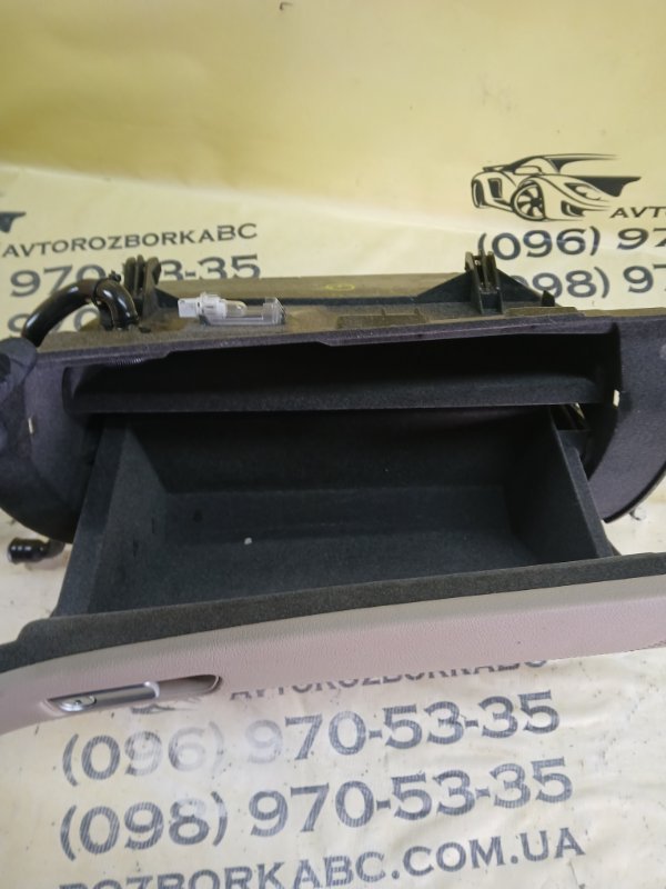 Бардачок торпеди gl 450 2015 x166 276 3.0 biturbo Бардачок торпеди gl 450 2015 x166 276 3.0 biturbo