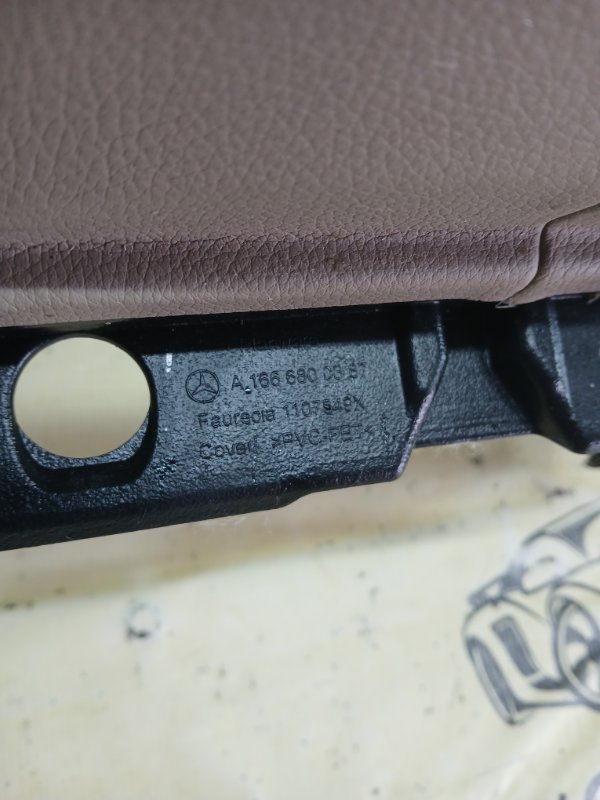 Декоративная накладка торпедо gl 450 2015 x166 276 3.0 biturbo Декоративная накладка торпедо gl 450 2015 x166 276 3.0 biturbo