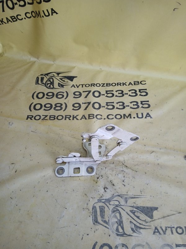 Запчасть петля капота передняя левая Mercedes-Benz gl 450 2015 x166 276 3.0 biturbo A1668800028 Б/У Петля капота передняя левая Mercedes-Benz gl 450 2015 x166 276 3.0 biturbo A1668800028 Б/У