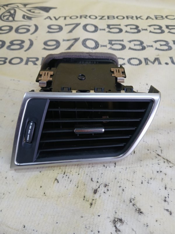 Дефлектор торпедо передний правый gl 450 2015 x166 276 3.0 biturbo Дефлектор торпедо передний правый gl 450 2015 x166 276 3.0 biturbo