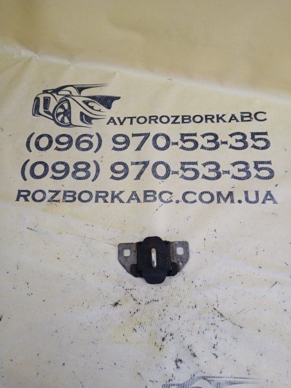 Запчасть скоба замка Mercedes-Benz gl 450 2015 x166 276 3.0 biturbo A1667401800 Б/У Скоба замка Mercedes-Benz gl 450 2015 x166 276 3.0 biturbo A1667401800 Б/У