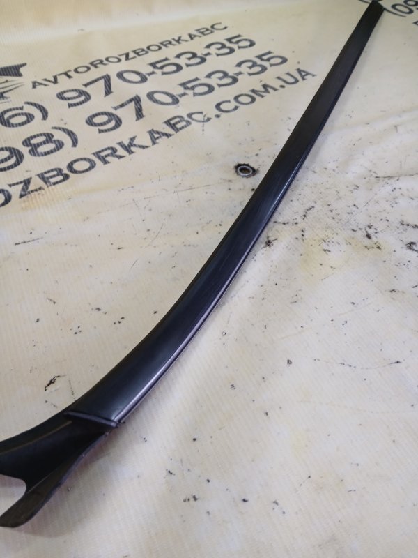 Молдинг лобового стекла передний левый gl 450 2015 x166 276 3.0 biturbo