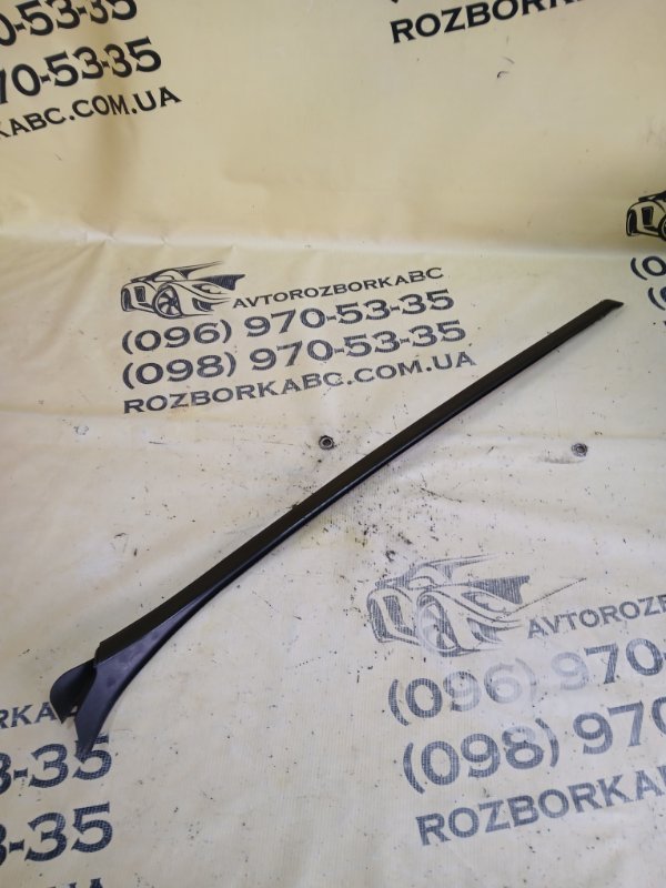 Молдинг лобового стекла передний правый Mercedes-Benz gl 450 2015 x166 276 3.0 biturbo A1666901280 Б/У