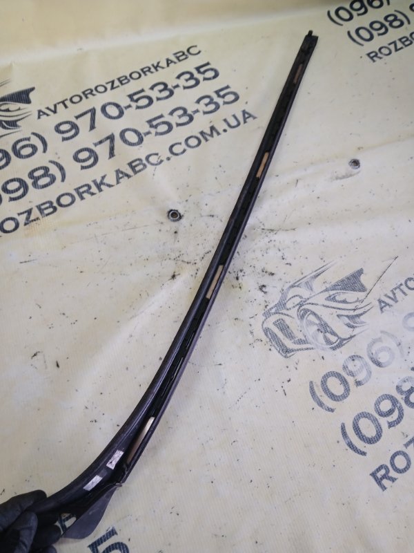 Молдинг лобового стекла передний правый Mercedes-Benz gl 450 x166 276 3.0 biturbo