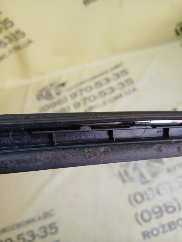 Молдинг лобового стекла передний правый gl 450 2015 x166 276 3.0 biturbo