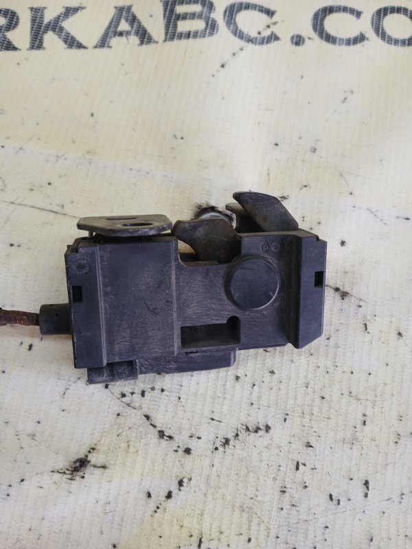 Запчасть замок капота передний Mercedes-Benz gl 450 2015 x166 276 3.0 biturbo A2048800260 Б/У Замок капота передний Mercedes-Benz gl 450 2015 x166 276 3.0 biturbo A2048800260 Б/У