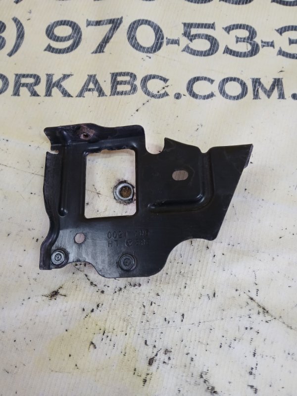 Кронштейн замка капота передний левый gl 450 2015 x166 276 3.0 biturbo Кронштейн замка капота передний левый gl 450 2015 x166 276 3.0 biturbo