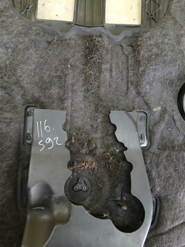 Декоративная крышка двигателя Mercedes-Benz gl 450 x166 276 3.0 biturbo Декоративная крышка двигателя Mercedes-Benz gl 450 x166 276 3.0 biturbo