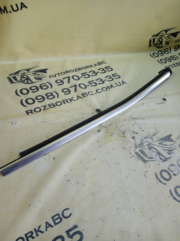 Молдинг стекла задний левый gl 450 2015 x166 276 3.0 biturbo Молдинг стекла задний левый gl 450 2015 x166 276 3.0 biturbo