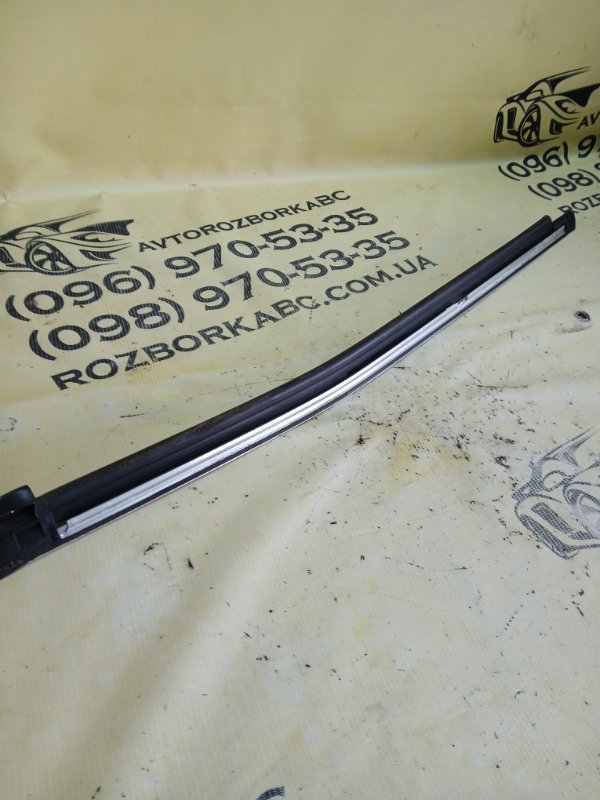Молдинг стекла задний левый Mercedes-Benz gl 450 x166 276 3.0 biturbo Молдинг стекла задний левый Mercedes-Benz gl 450 x166 276 3.0 biturbo