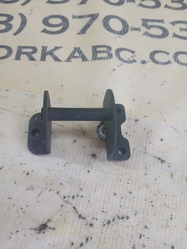 Скоба замка капота gl 450 2015 x166 276 3.0 biturbo Скоба замка капота gl 450 2015 x166 276 3.0 biturbo