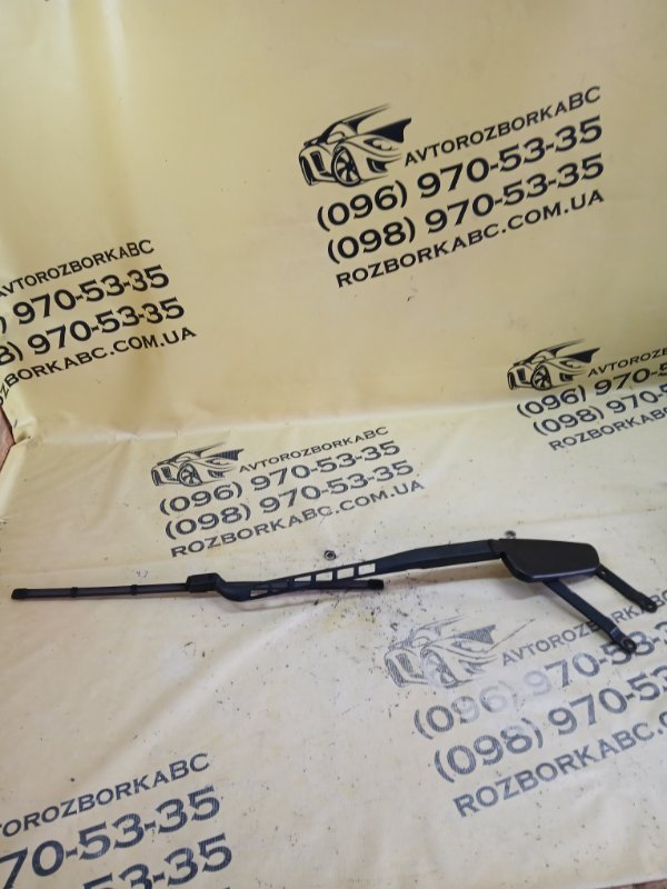 Запчасть дворник лобового стекла передний правый Mercedes-Benz gl 450 2015 x166 276 3.0 biturbo A1668200944 Б/У Дворник лобового стекла передний правый Mercedes-Benz gl 450 2015 x166 276 3.0 biturbo A1668200944 Б/У