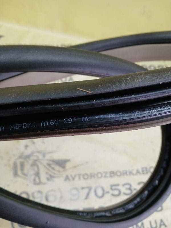 Уплотнитель двери задний левый Mercedes-Benz gl 450 x166 276 3.0 biturbo Уплотнитель двери задний левый Mercedes-Benz gl 450 x166 276 3.0 biturbo