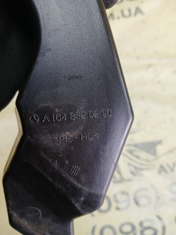 Водосток передний левый gl 450 2015 x166 276 3.0 biturbo Водосток передний левый gl 450 2015 x166 276 3.0 biturbo