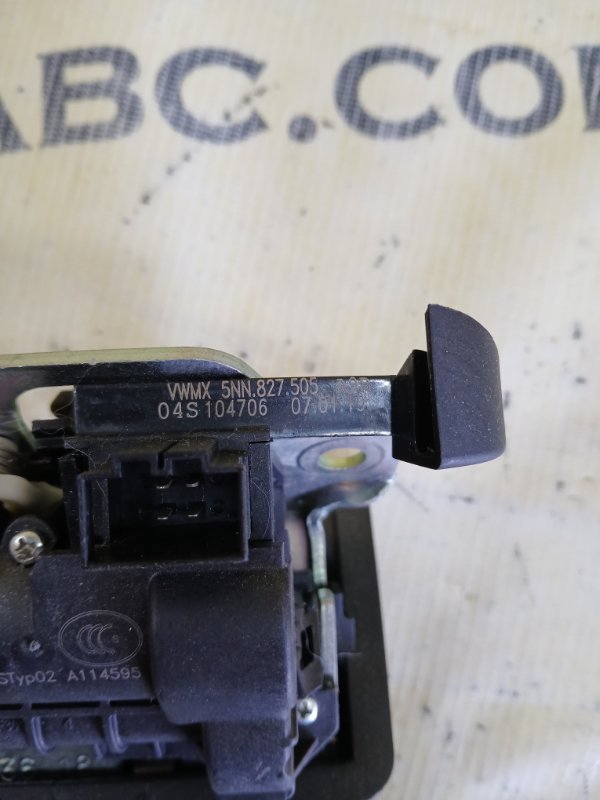 Замок багажника задний Tiguan 2019 Allspace 2.0 DGUA Замок багажника задний Tiguan 2019 Allspace 2.0 DGUA