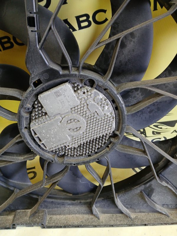 Дифузор радиатора gl 450 2015 x166 276 3.0 biturbo Дифузор радиатора gl 450 2015 x166 276 3.0 biturbo