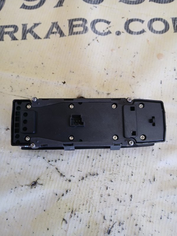 Кнопки управление стеклоподъемником Mercedes-Benz gl 450 x166 276 3.0 biturbo Кнопки управление стеклоподъемником Mercedes-Benz gl 450 x166 276 3.0 biturbo