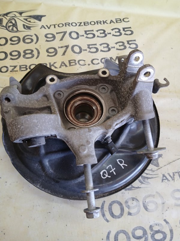 Цапфа задняя правая Q7 2020 4M DCBD Цапфа задняя правая Q7 2020 4M DCBD