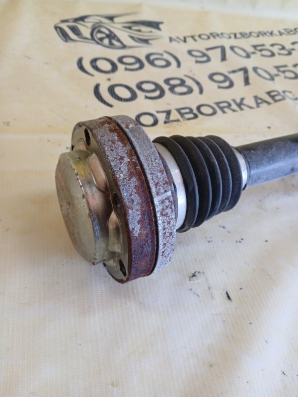 Полуось задний Q7 2020 4M DCBD Полуось задний Q7 2020 4M DCBD