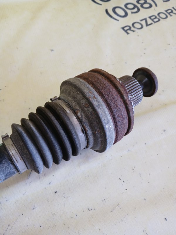 Полуось задний Q7 2020 4M DCBD Полуось задний Q7 2020 4M DCBD