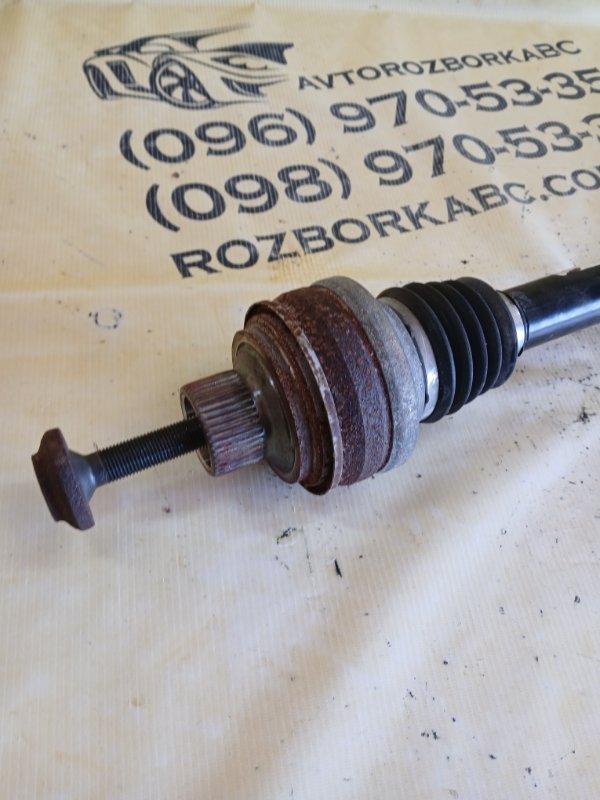 Полуось задний Q7 2020 4M DCBD Полуось задний Q7 2020 4M DCBD