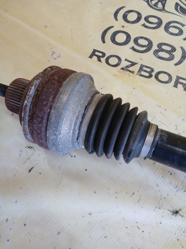 Полуось задний Audi Q7 4M DCBD Полуось задний Audi Q7 4M DCBD