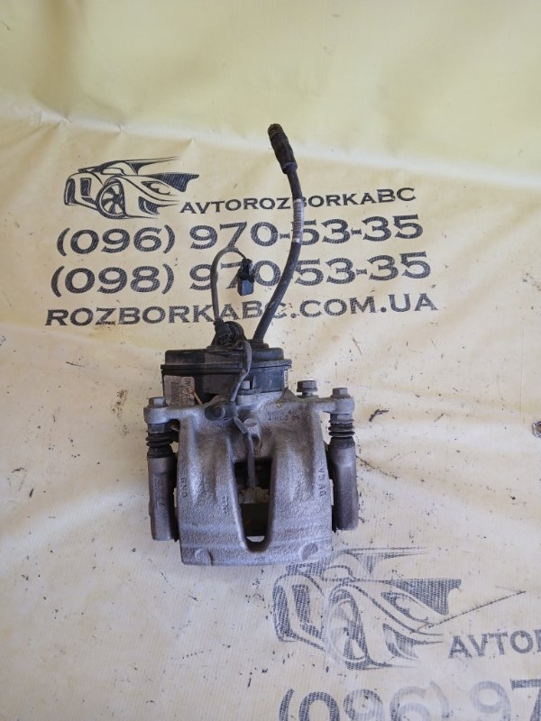 Запчасть суппорт тормозной задний правый Audi Q7 2020 4M DCBD 4M0615404A Б/У Суппорт тормозной задний правый Audi Q7 2020 4M DCBD 4M0615404A Б/У