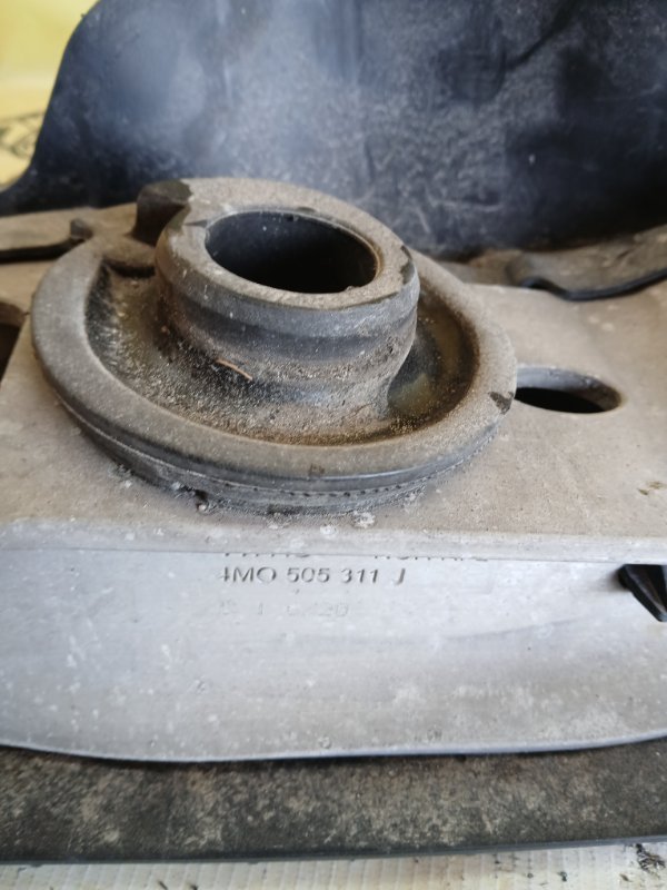 Рычаг подвески нижний задний Audi Q7 4M DCBD Рычаг подвески нижний задний Audi Q7 4M DCBD