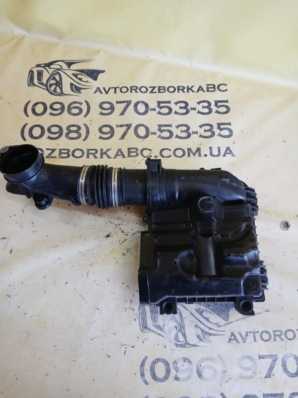 Корпус воздушного фильтра левый gl 450 2015 x166 276 3.0 biturbo Корпус воздушного фильтра левый gl 450 2015 x166 276 3.0 biturbo