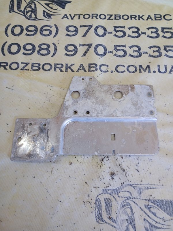 Крепление сиденья Audi Q7 4M 3.0 Крепление сиденья Audi Q7 4M 3.0