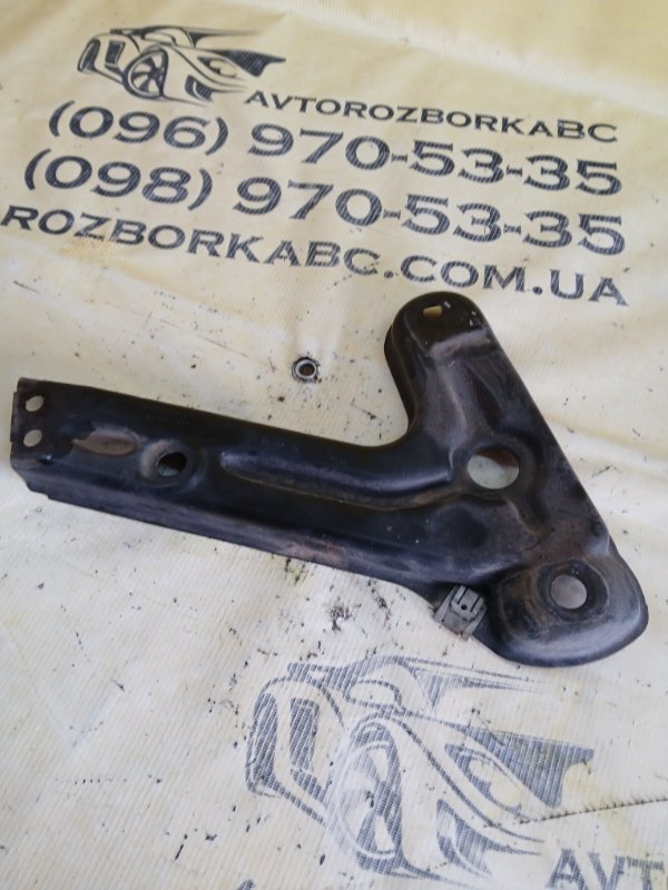 Кронштейн подрамника передний правый gl 450 2015 x166 276 3.0 biturbo Кронштейн подрамника передний правый gl 450 2015 x166 276 3.0 biturbo