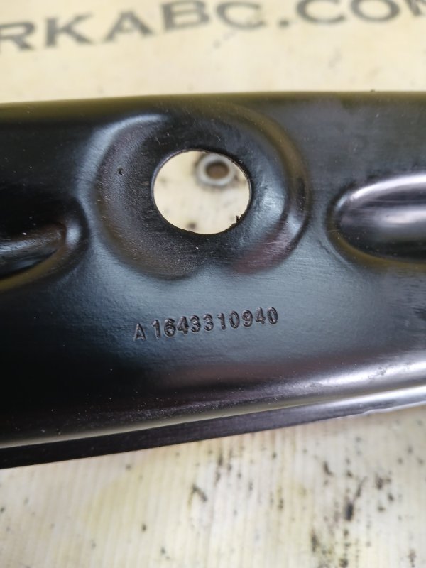 Кронштейн подрамника передний левый gl 450 2015 x166 276 3.0 biturbo Кронштейн подрамника передний левый gl 450 2015 x166 276 3.0 biturbo