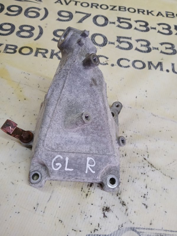 Кронштейн двигателя правый gl 450 2015 x166 276 3.0 biturbo Кронштейн двигателя правый gl 450 2015 x166 276 3.0 biturbo