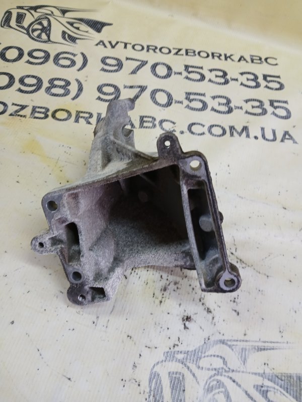 Кронштейн двигателя левый Mercedes-Benz gl 450 x166 276 3.0 biturbo Кронштейн двигателя левый Mercedes-Benz gl 450 x166 276 3.0 biturbo