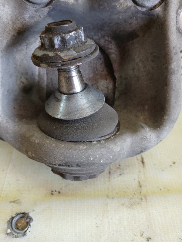 Цапфа передняя правая gl 450 2015 x166 276 3.0 biturbo Цапфа передняя правая gl 450 2015 x166 276 3.0 biturbo