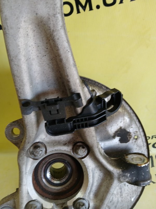 Цапфа передняя левая gl 450 2015 x166 276 3.0 biturbo Цапфа передняя левая gl 450 2015 x166 276 3.0 biturbo