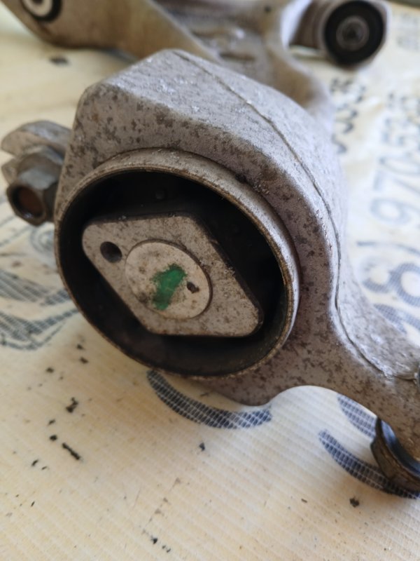 Рычаг подвески нижний передний левый gl 450 2015 x166 276 3.0 biturbo Рычаг подвески нижний передний левый gl 450 2015 x166 276 3.0 biturbo