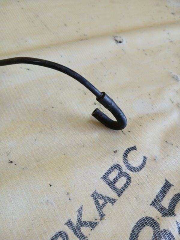 Трубка вакуумна gl 450 2015 x166 276 3.0 biturbo