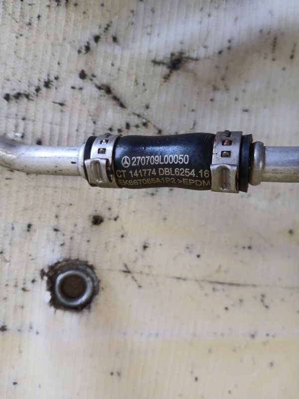 Трубка системи охлаждение gl 450 2015 x166 276 3.0 biturbo Трубка системи охлаждение gl 450 2015 x166 276 3.0 biturbo