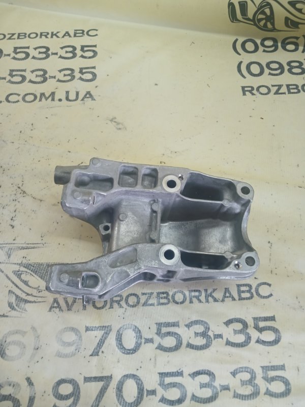 Кронштейн двигателя GLB 2022 250 26092030411829 Кронштейн двигателя GLB 2022 250 26092030411829