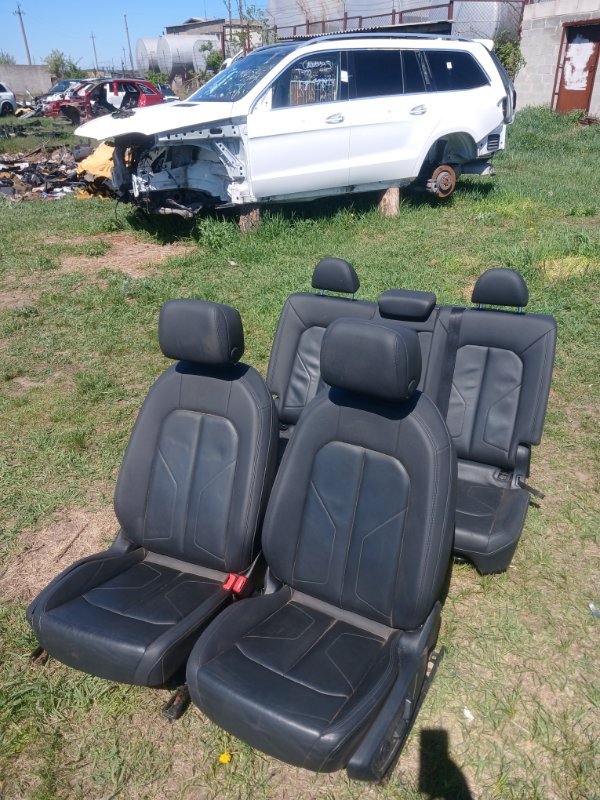 Сиденья комплект Q3 2021 83A 2.0 CZRA