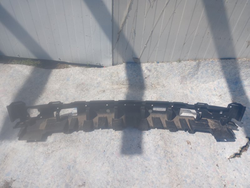 Абсорбер бампера передний Cherokee 2017 KL 2.4 Абсорбер бампера передний Cherokee 2017 KL 2.4