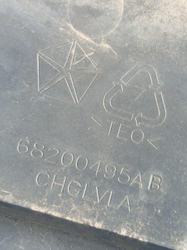 Абсорбер бампера передний Cherokee 2017 KL 2.4 Абсорбер бампера передний Cherokee 2017 KL 2.4