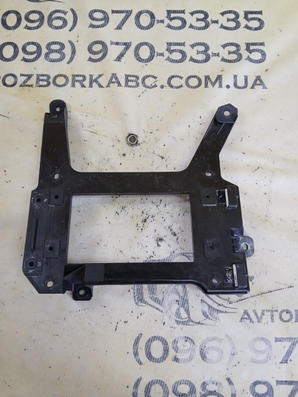 Кронштейн Q7 2016 4M 3.0 Кронштейн Q7 2016 4M 3.0