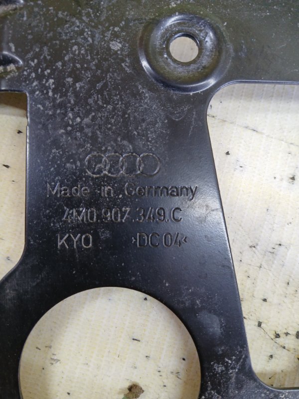 Кронштейн Audi Q7 4M 3.0 Кронштейн Audi Q7 4M 3.0