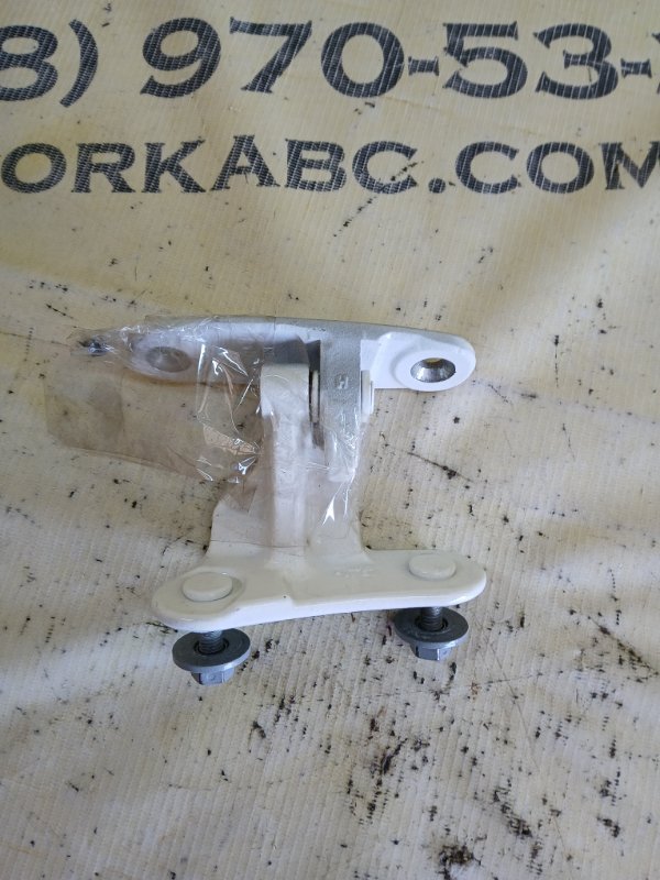 Петля двери задняя правая GLS 450 4MATIC 2018 276 3.0 biturbo Петля двери задняя правая GLS 450 4MATIC 2018 276 3.0 biturbo