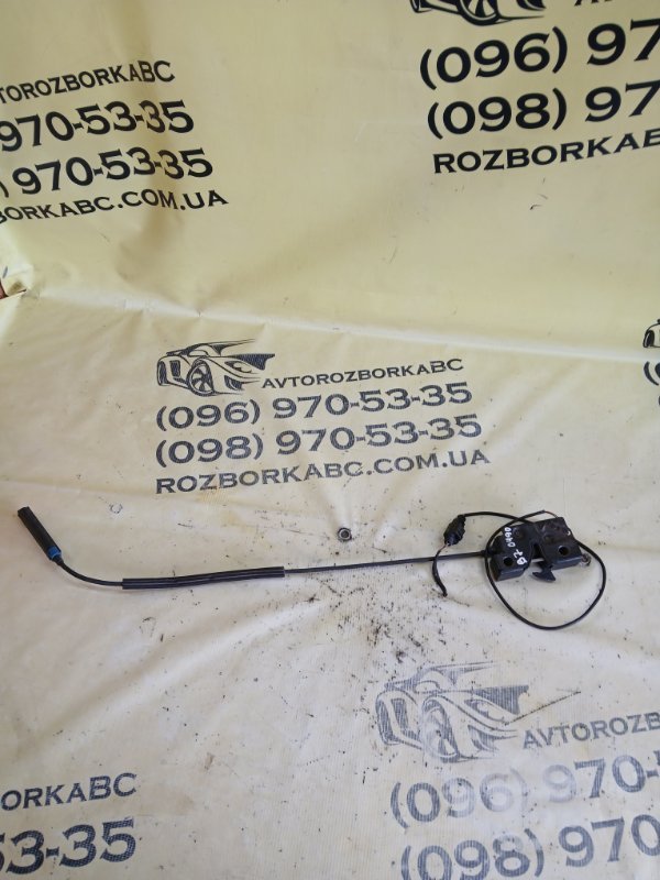 Запчасть замок капота передний volkswagen passat 2014 B7 2.0 5U0823509N Б/У Замок капота передний volkswagen passat 2014 B7 2.0 5U0823509N Б/У