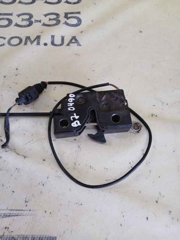 Замок капота передний volkswagen passat B7 2.0 Замок капота передний volkswagen passat B7 2.0