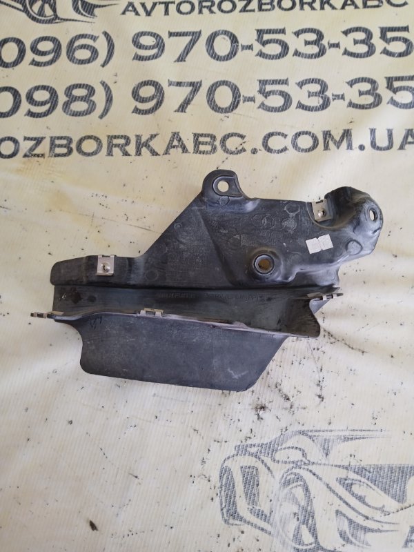 Бризговик задний левый Audi Q7 4M 3.0 Бризговик задний левый Audi Q7 4M 3.0